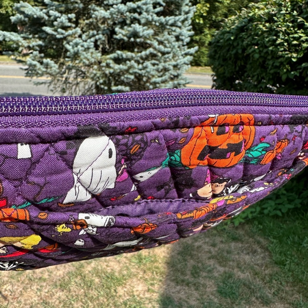 Vera Bradley Peanuts Halloween Large Hipster Crossbody NWT - Picture 4 of 9